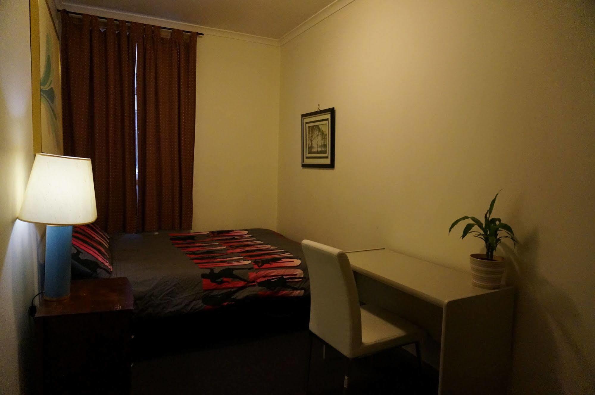 Elizabeth Hostel Melbourne Bagian luar foto